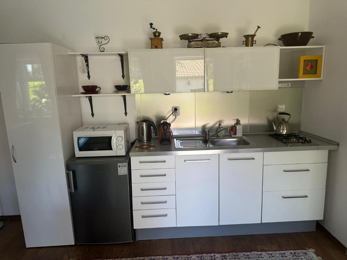 Apartman U Jezirka Velke Prilepy Exterior foto
